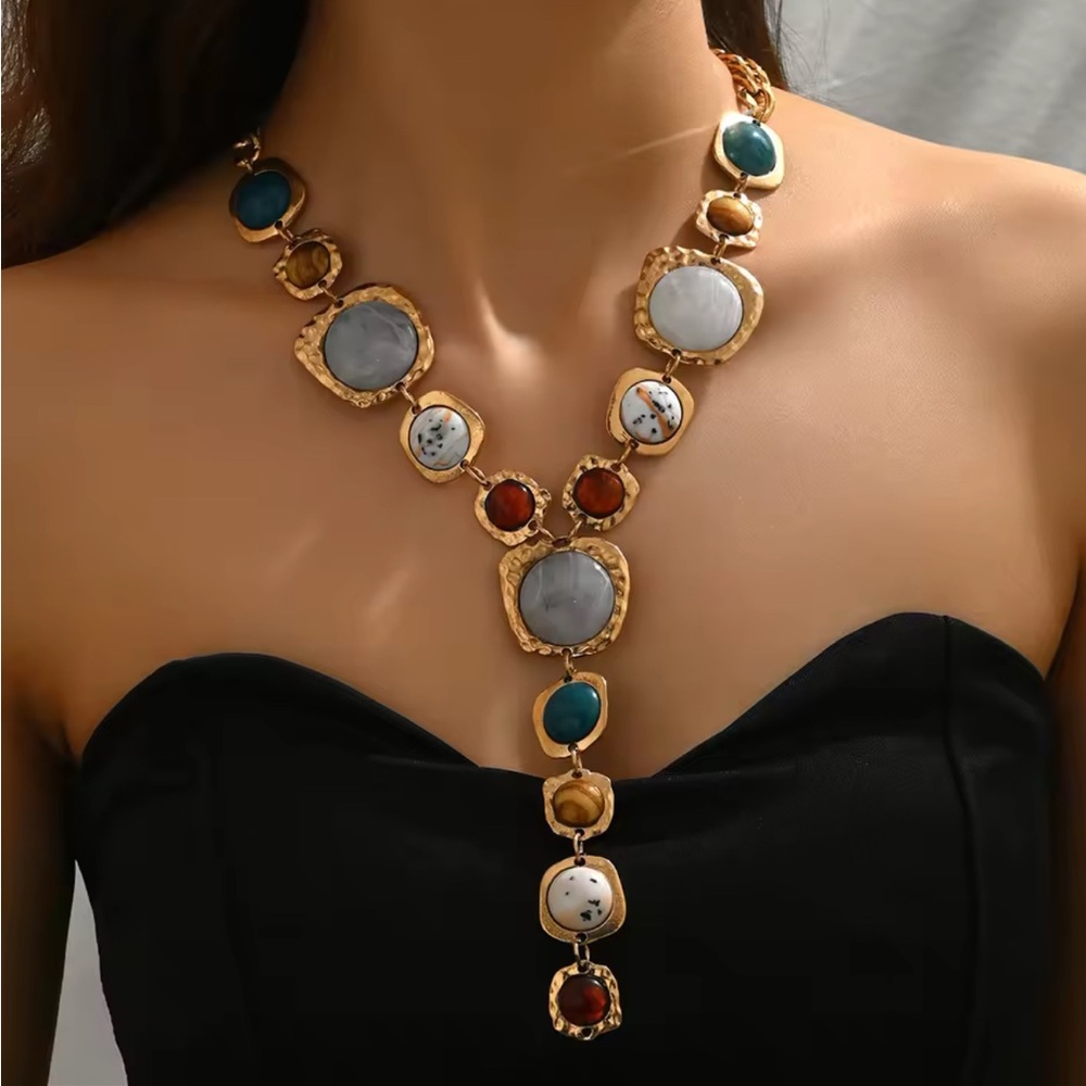 Elegant Gold and Multicolor Statement Necklace